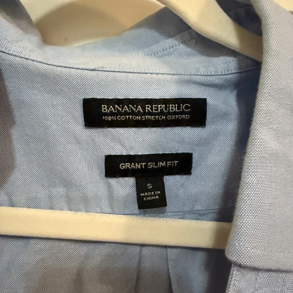 Banana Republic Men’s Grant Slim Fit Button Down shirt - 100% cotton!